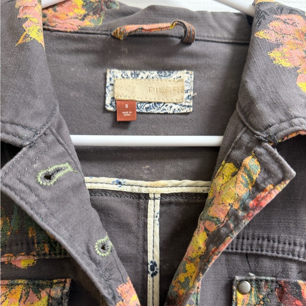 Pilcro Floral Utility Oversized Button-Down Shacket - Picture 5 of 8